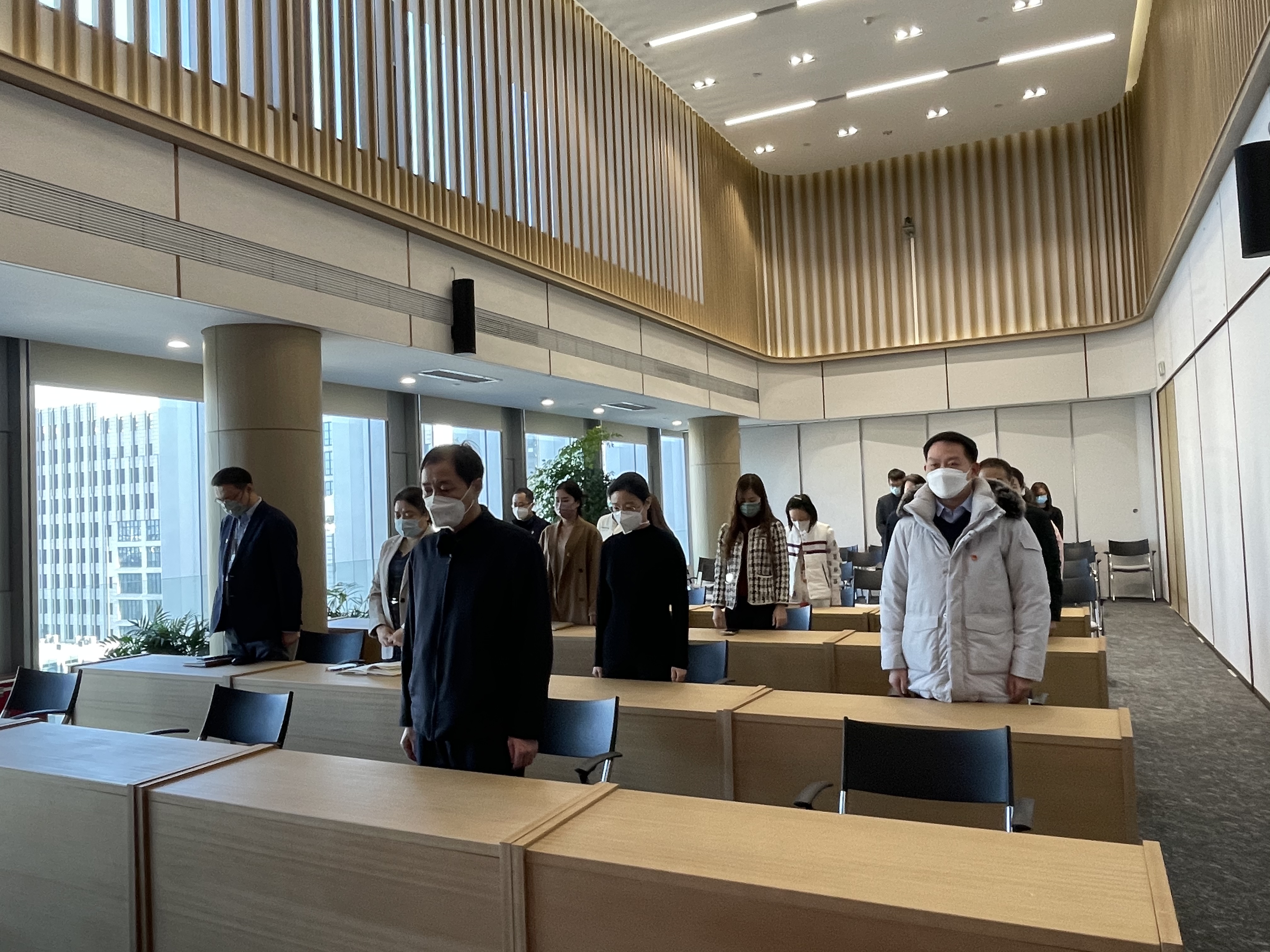 缅怀功绩 继承遗志——亦庄Z6尊龙凯时集团党委组织收听收看江泽民同志追悼大会