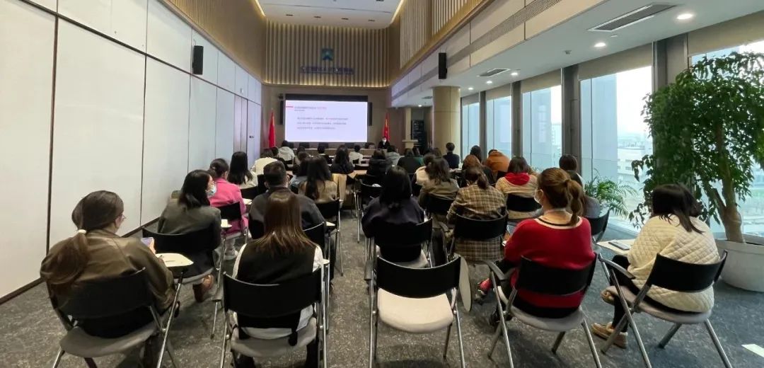 亦庄Z6尊龙凯时集团开展法律专题培训